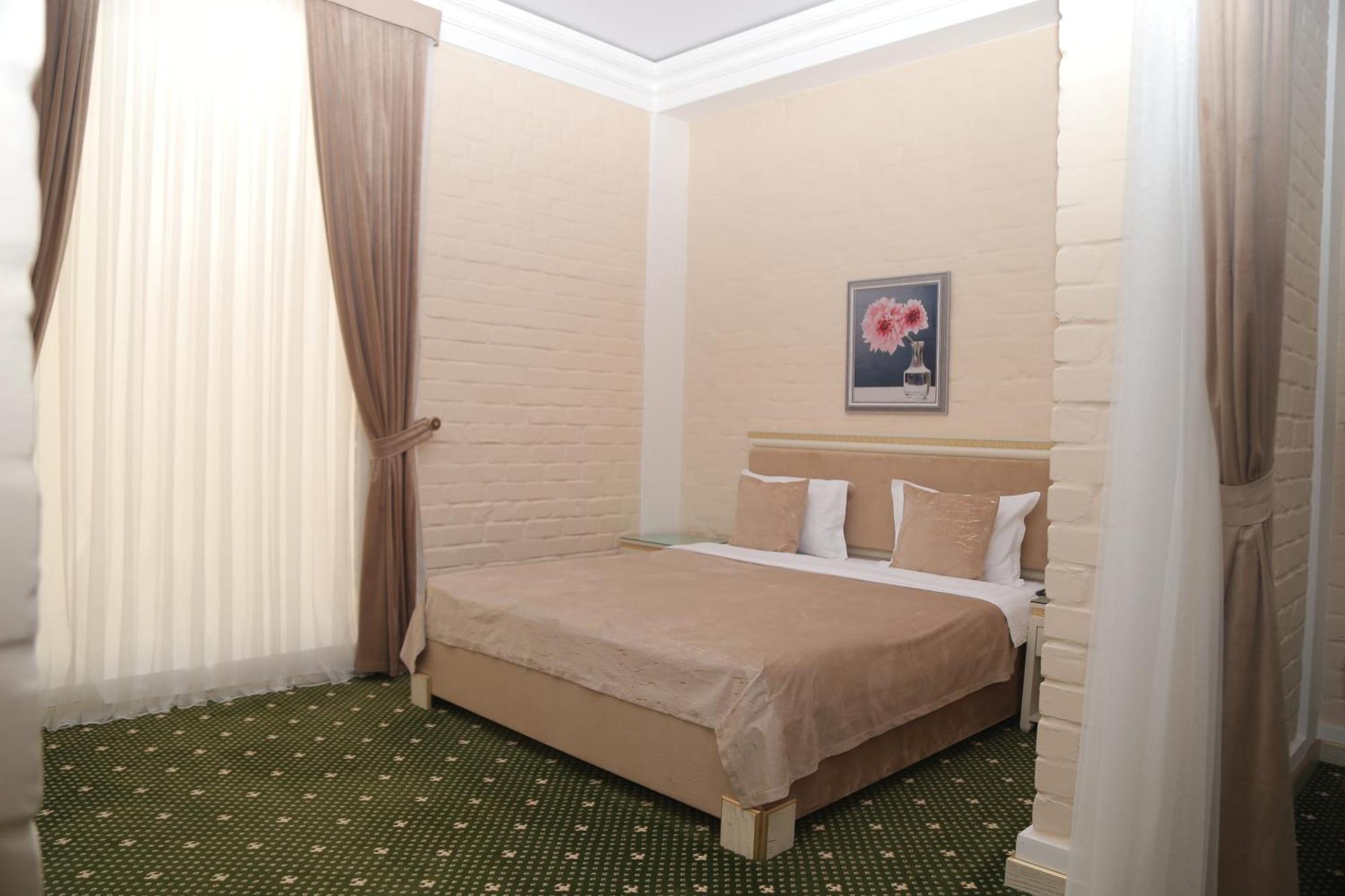 Bek Plus Hotel Takchilik Exterior photo